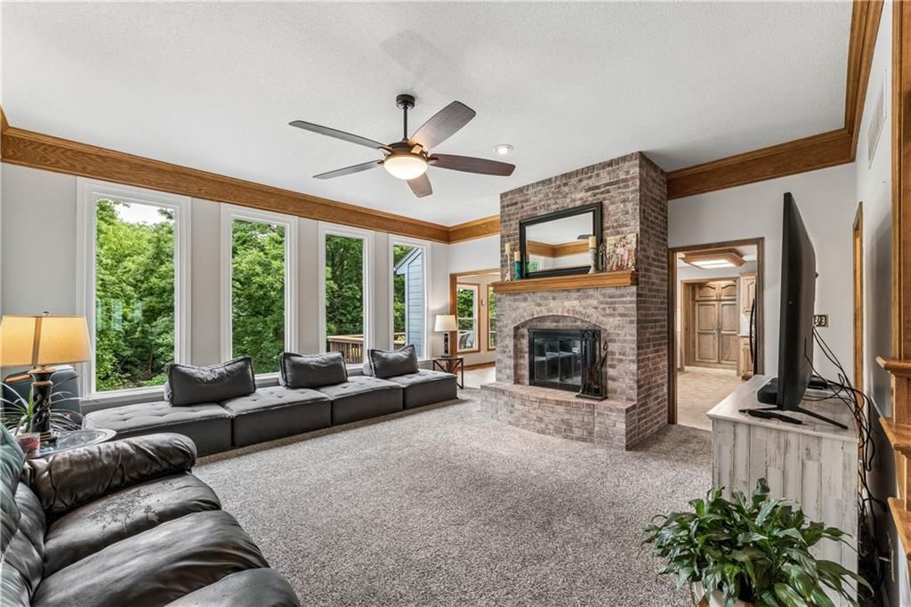 8515 Hallet Street — photo 6
