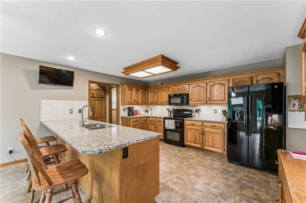 8515 Hallet Street — photo 14