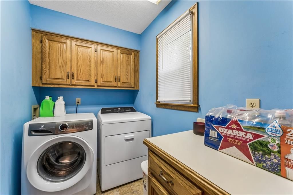 8515 Hallet Street — photo 18