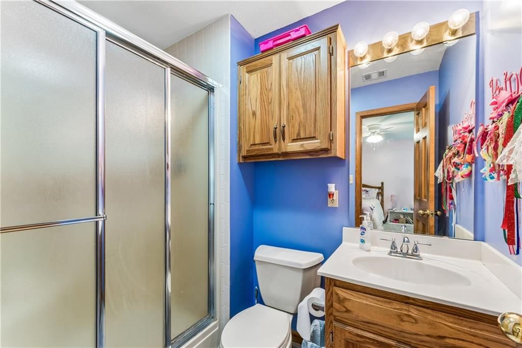 8515 Hallet Street — photo 21