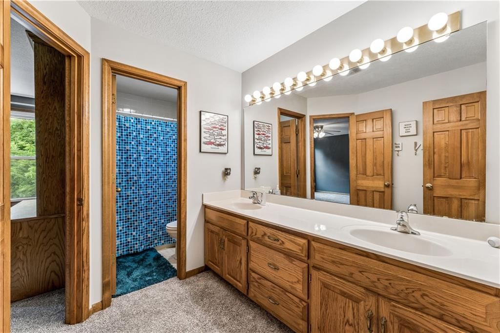 8515 Hallet Street — photo 30