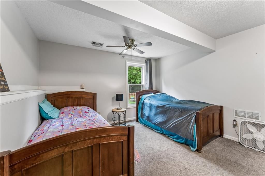 8515 Hallet Street — photo 39