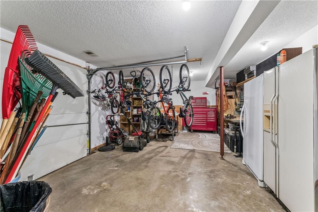 8515 Hallet Street — photo 40