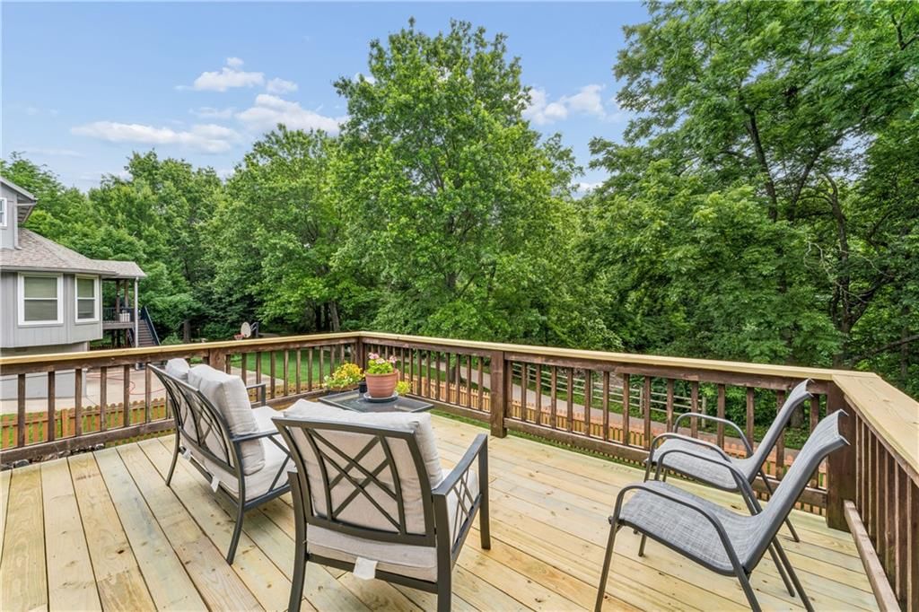 8515 Hallet Street — photo 44