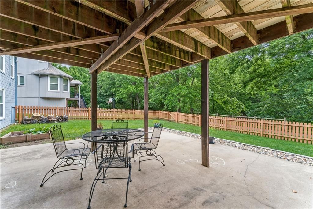 8515 Hallet Street — photo 45