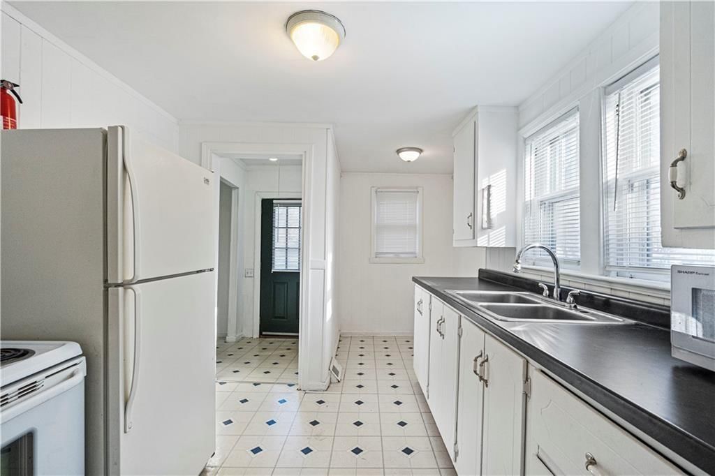 813 N Crysler Avenue — photo 7