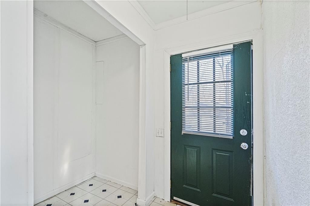 813 N Crysler Avenue — photo 11