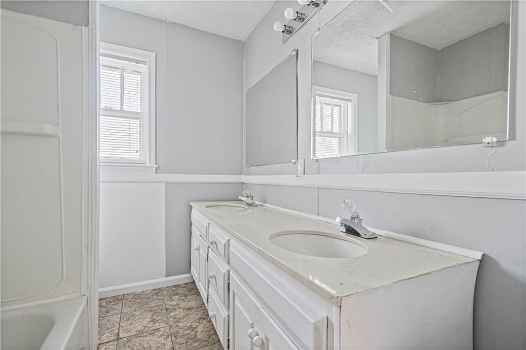 813 N Crysler Avenue — photo 14