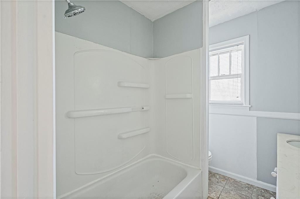 813 N Crysler Avenue — photo 15