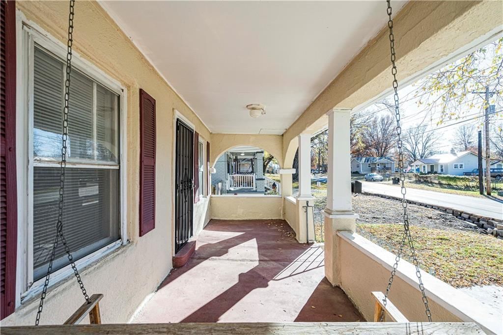 813 N Crysler Avenue — photo 18