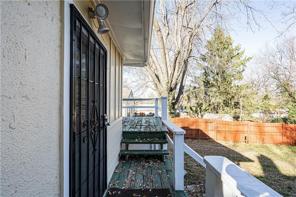 813 N Crysler Avenue — photo 20