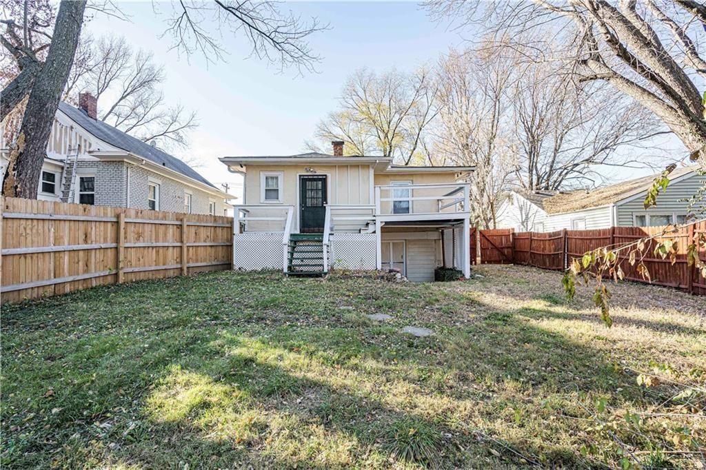 813 N Crysler Avenue — photo 22