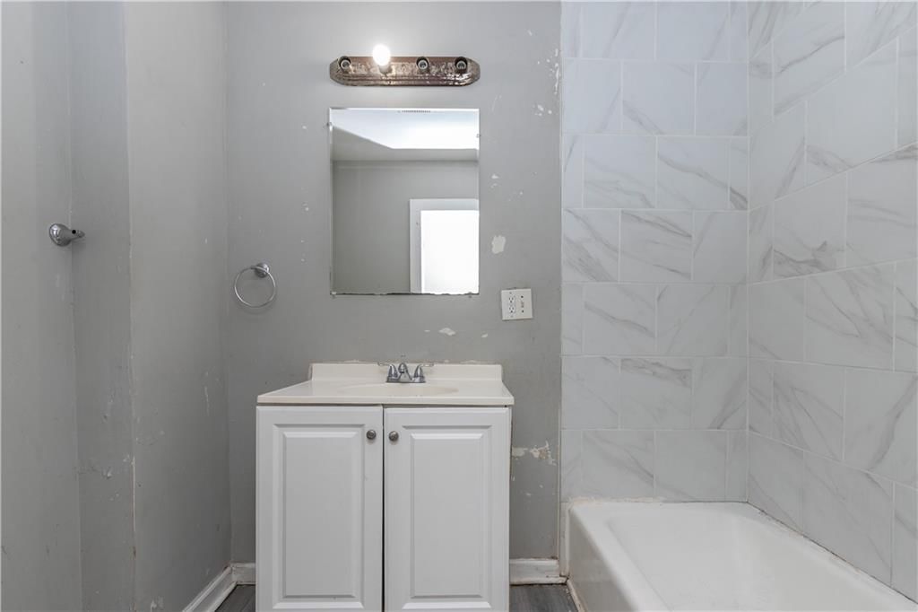 809 Monroe Avenue — photo 15