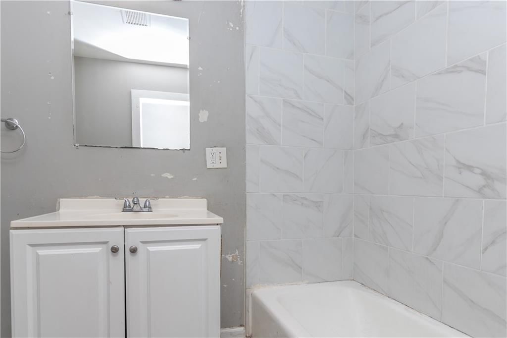 809 Monroe Avenue — photo 18