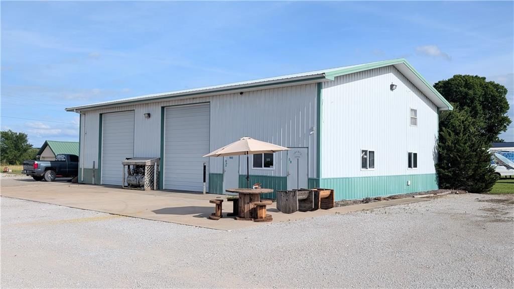 3055 S 32 Highway, El Dorado Springs, MO