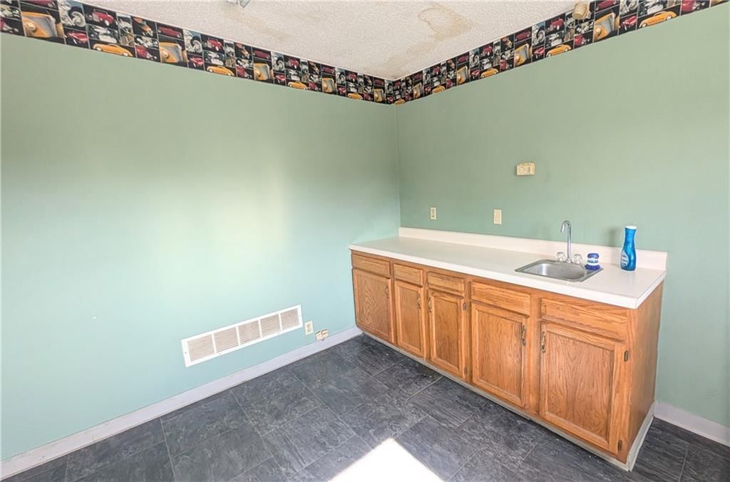 3055 S 32 Highway — photo 9