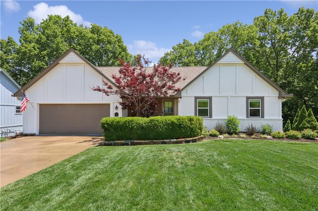 5909 Greenwood Street, Shawnee, KS