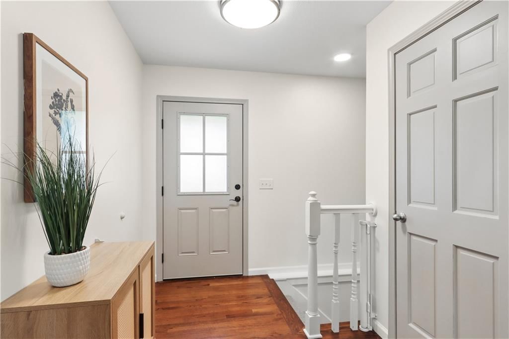 5909 Greenwood Street — photo 4