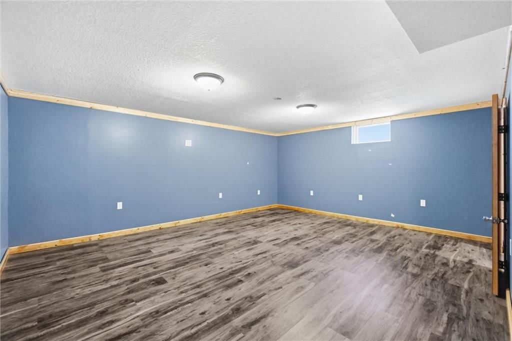 3714 N 154th Terrace — photo 33