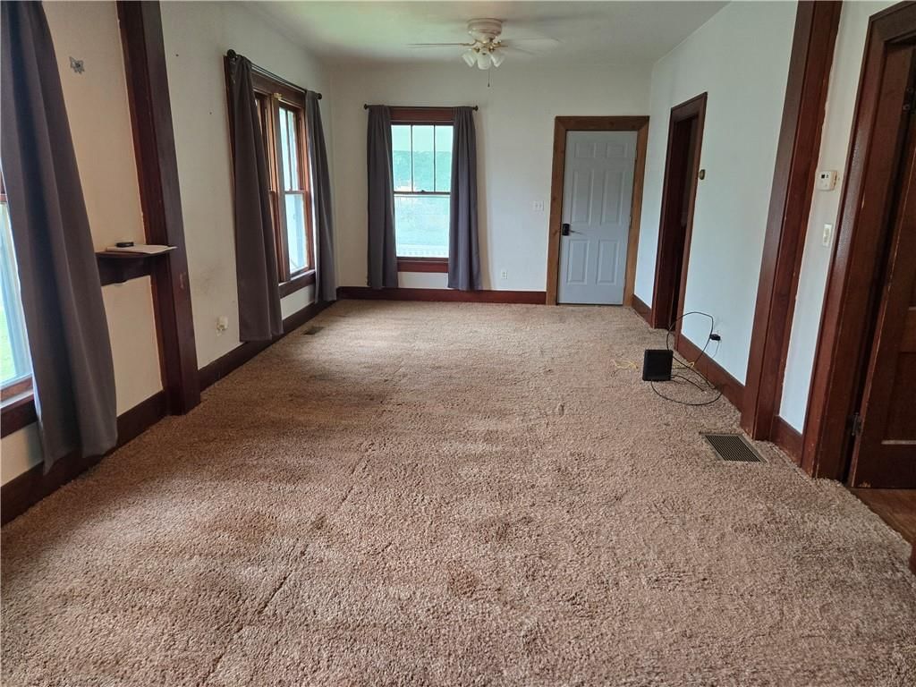 Photo 5 of 40 - 408 E Miami Street, Paola, KS 66071