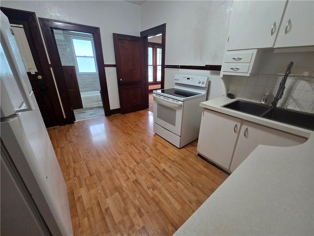 Photo 7 of 40 - 408 E Miami Street, Paola, KS 66071