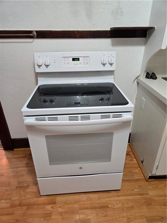 Photo 11 of 40 - 408 E Miami Street, Paola, KS 66071