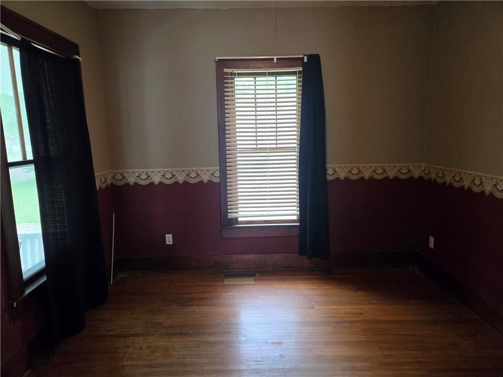 Photo 12 of 40 - 408 E Miami Street, Paola, KS 66071