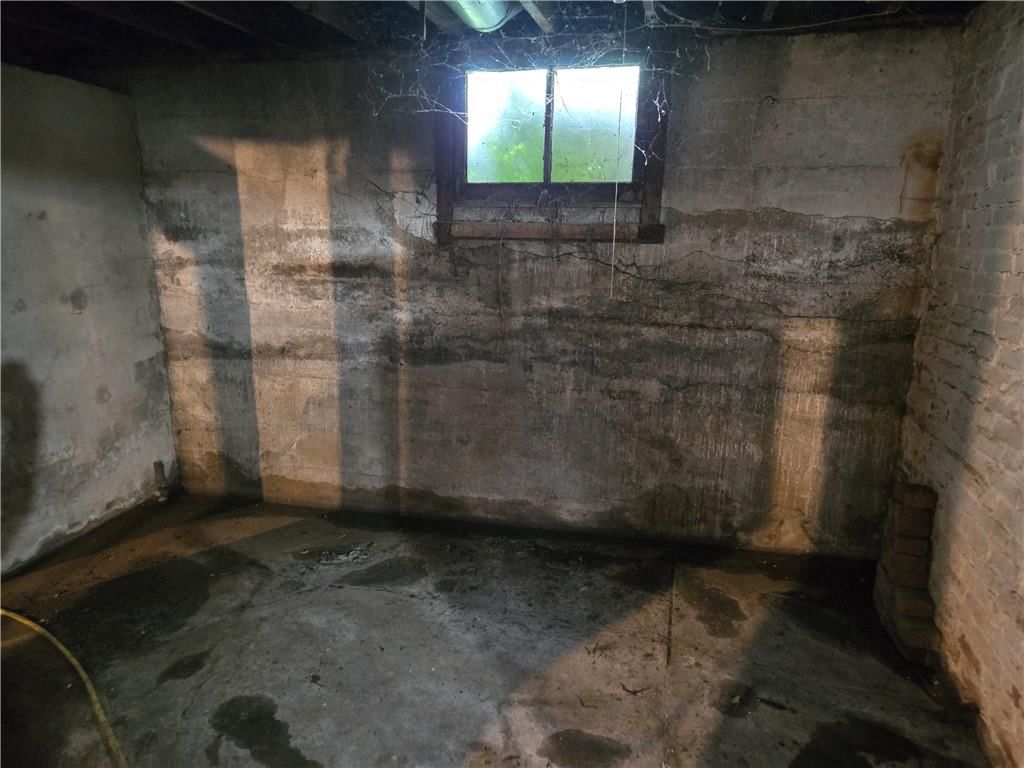 Photo 32 of 40 - 408 E Miami Street, Paola, KS 66071