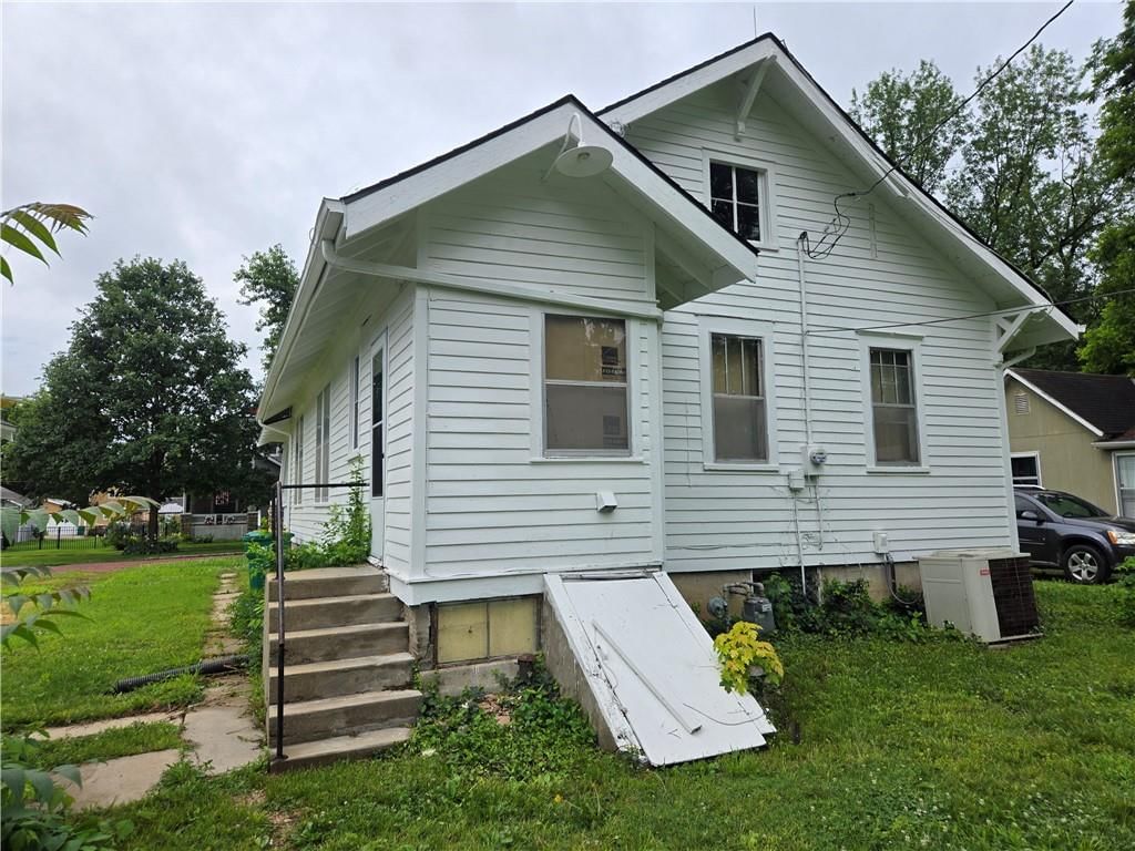 Photo 37 of 40 - 408 E Miami Street, Paola, KS 66071