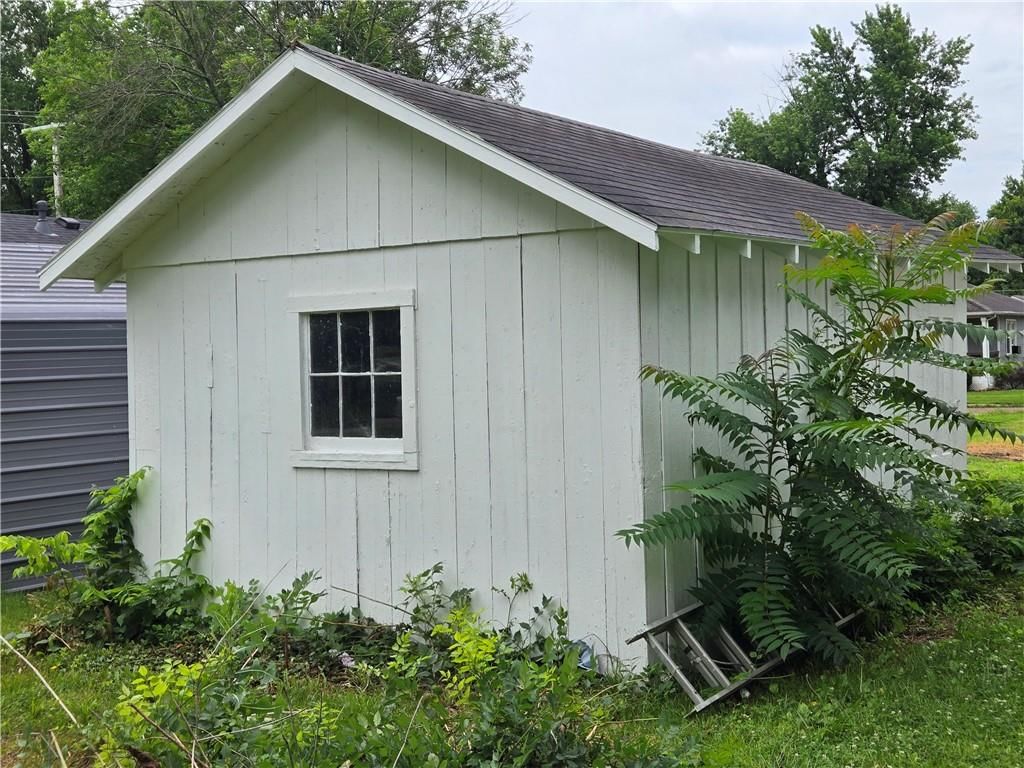 Photo 38 of 40 - 408 E Miami Street, Paola, KS 66071