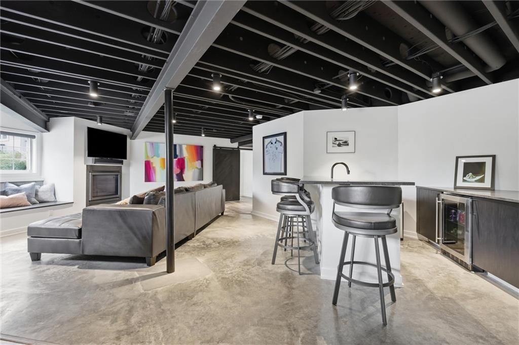 5911 Theden Street — photo 30