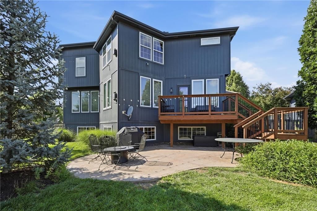 5911 Theden Street — photo 36