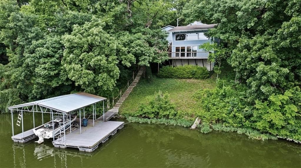 5058 Comanche Lane, McLouth, KS