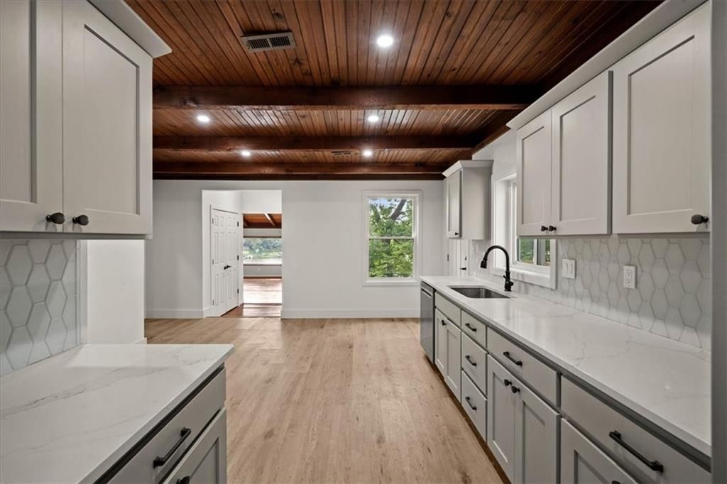 5058 Comanche Lane — photo 10