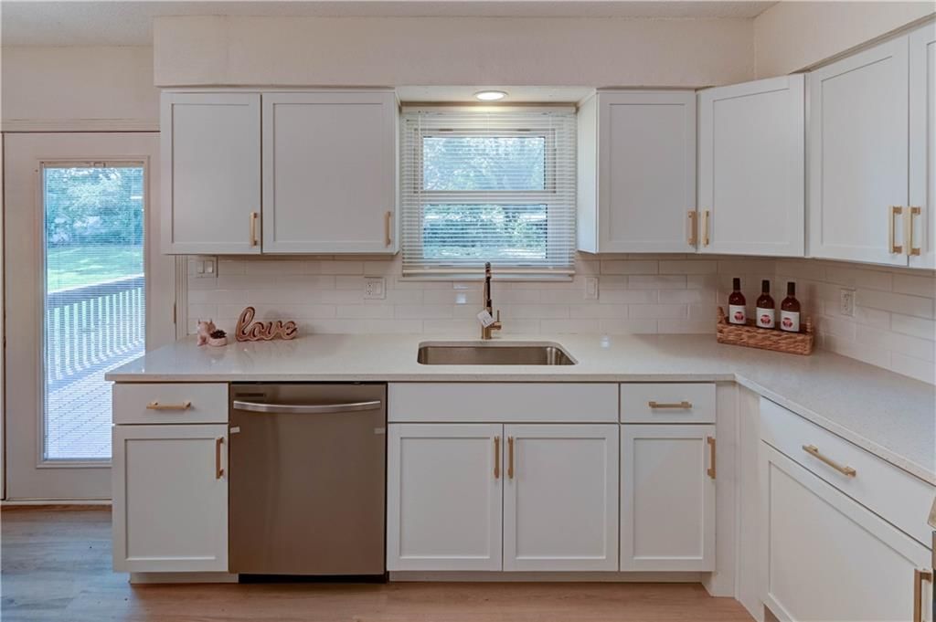 110 Erin Street — photo 10