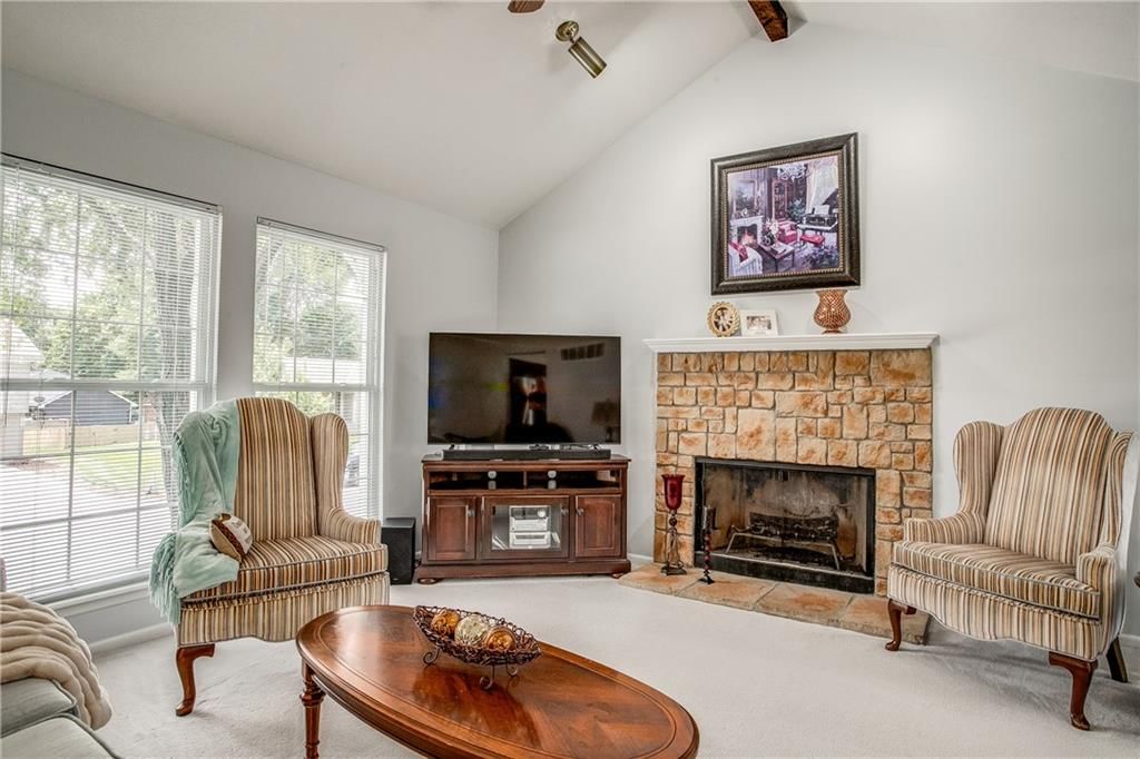 1002 NE Cedar Street — photo 3