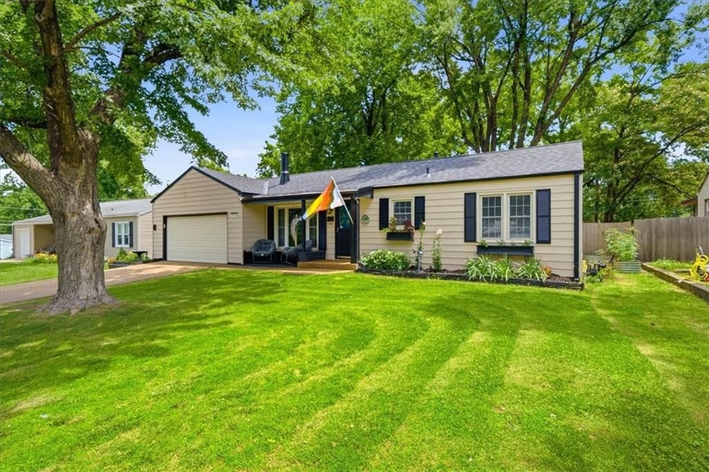 8207 Barkley Street — photo 28
