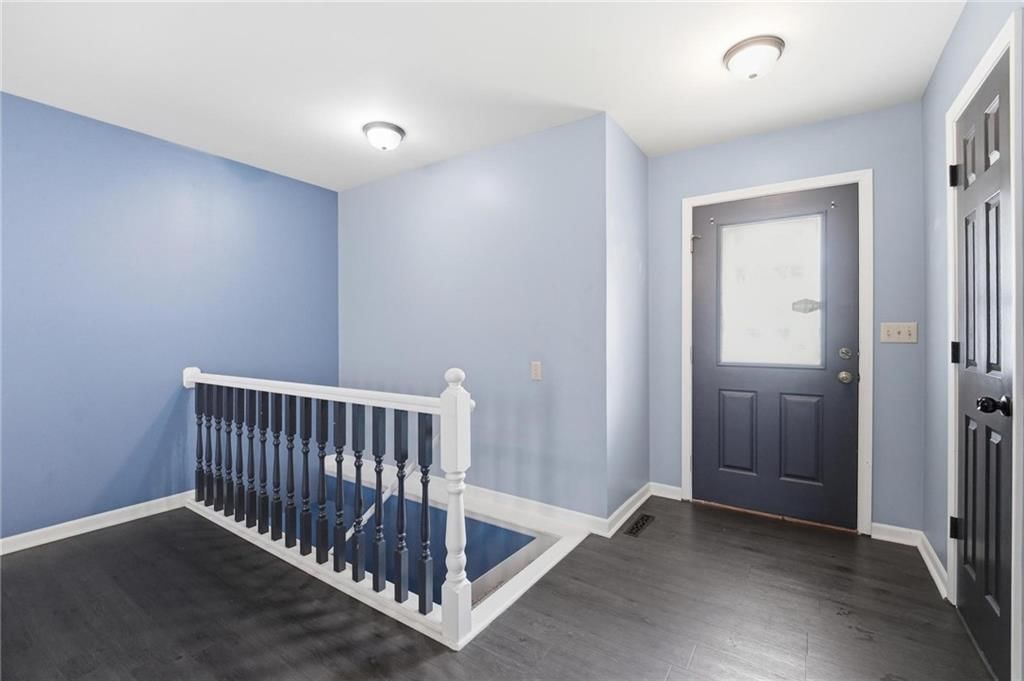 113 E Sierra Drive — photo 8