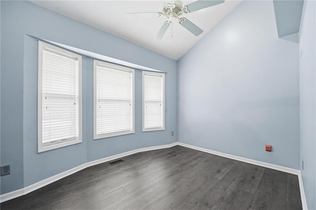 113 E Sierra Drive — photo 18