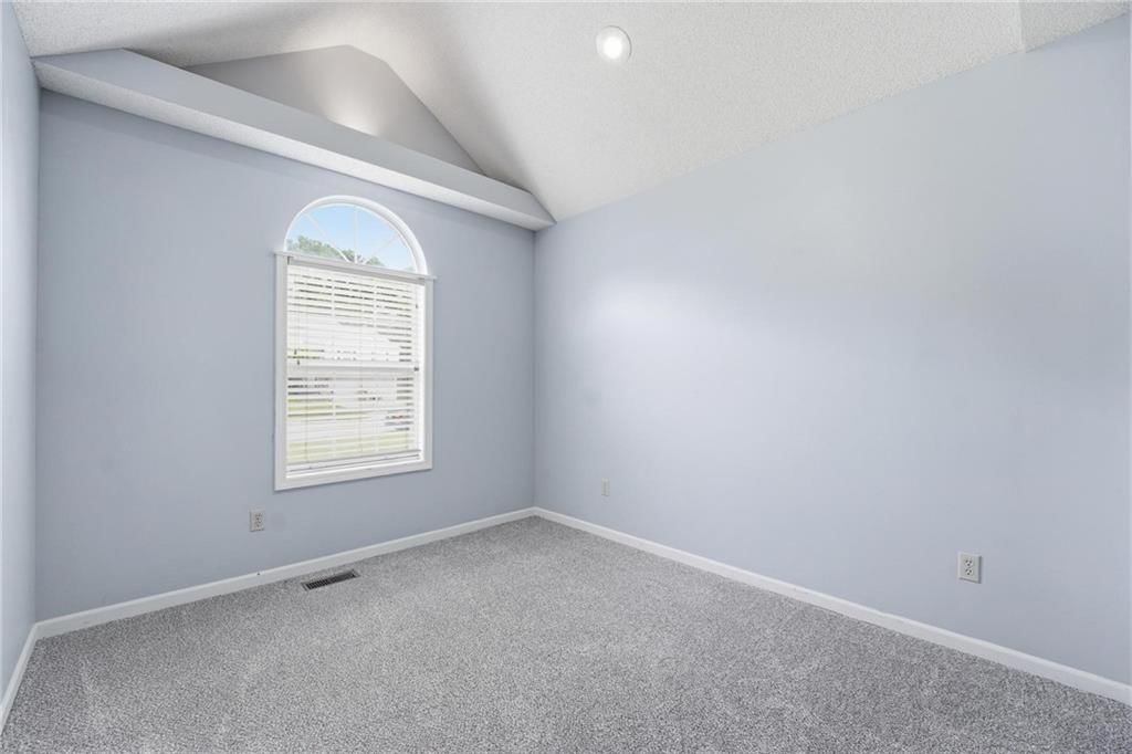 113 E Sierra Drive — photo 21