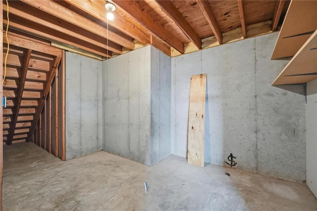 113 E Sierra Drive — photo 32
