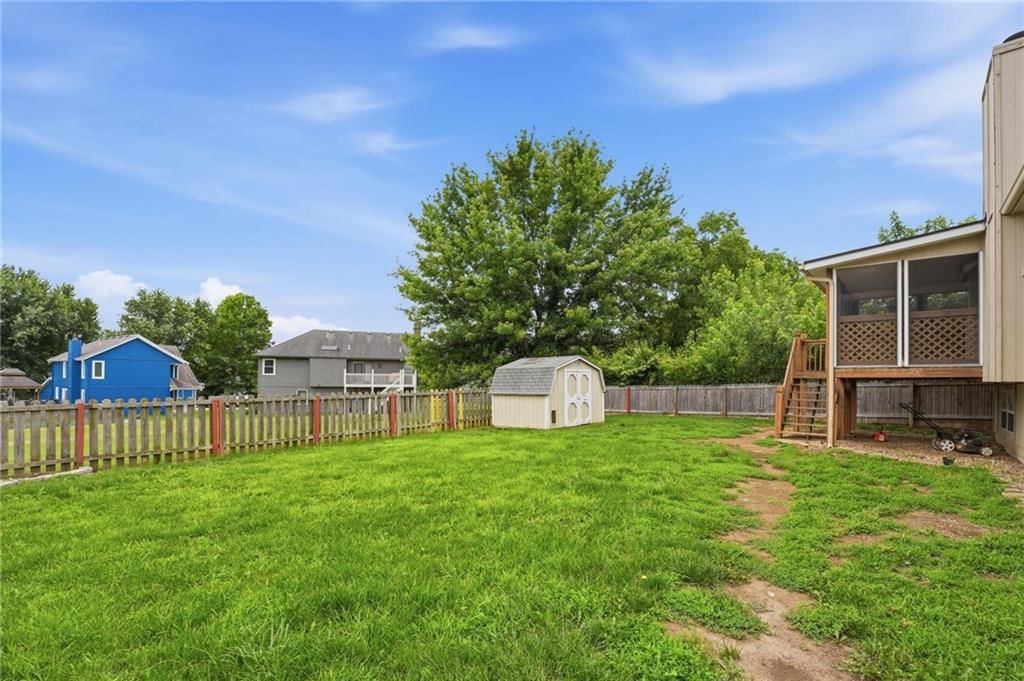 113 E Sierra Drive — photo 41