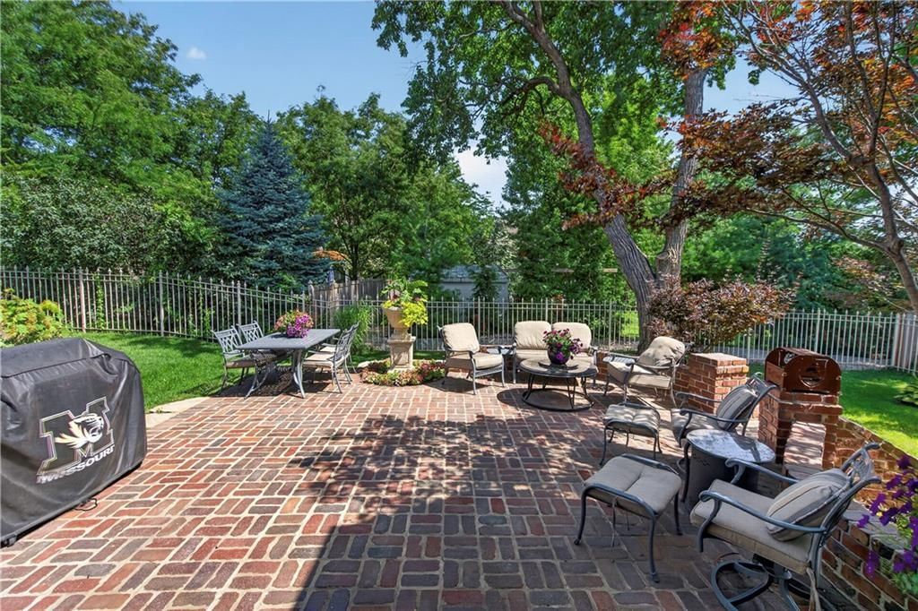 5248 W 115TH Terrace — photo 37