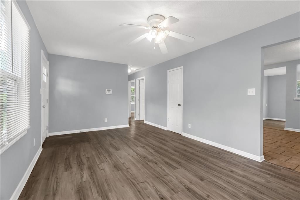 6011 Freeman Avenue — photo 4