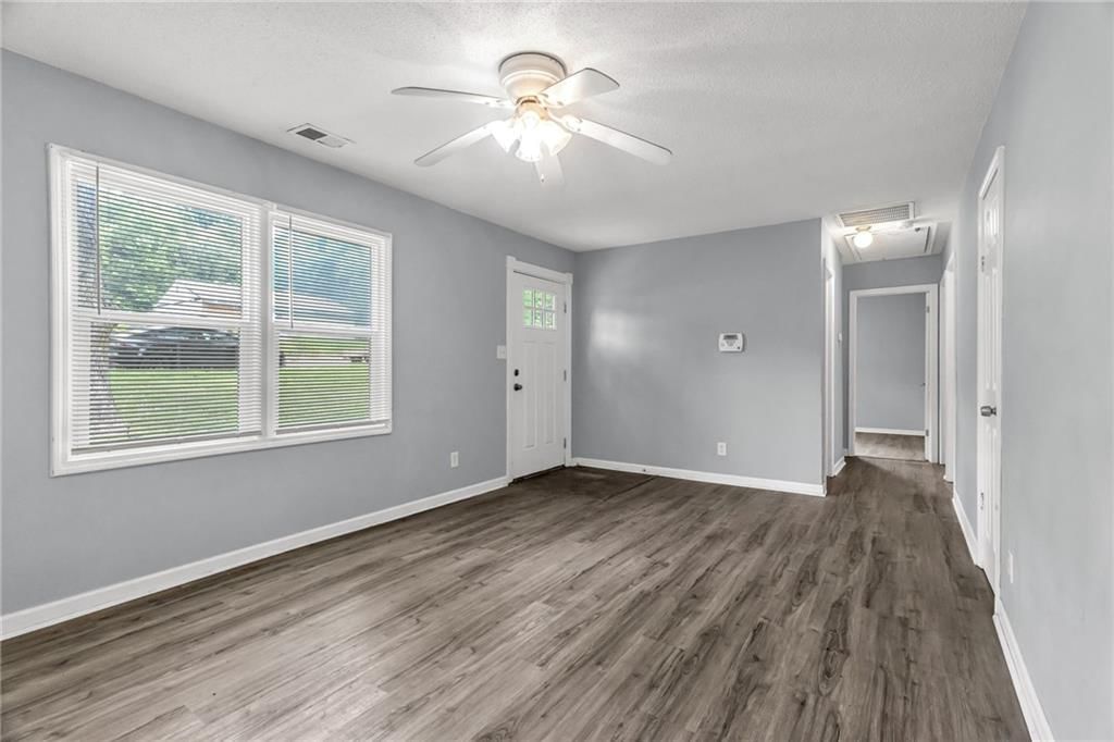 6011 Freeman Avenue — photo 5