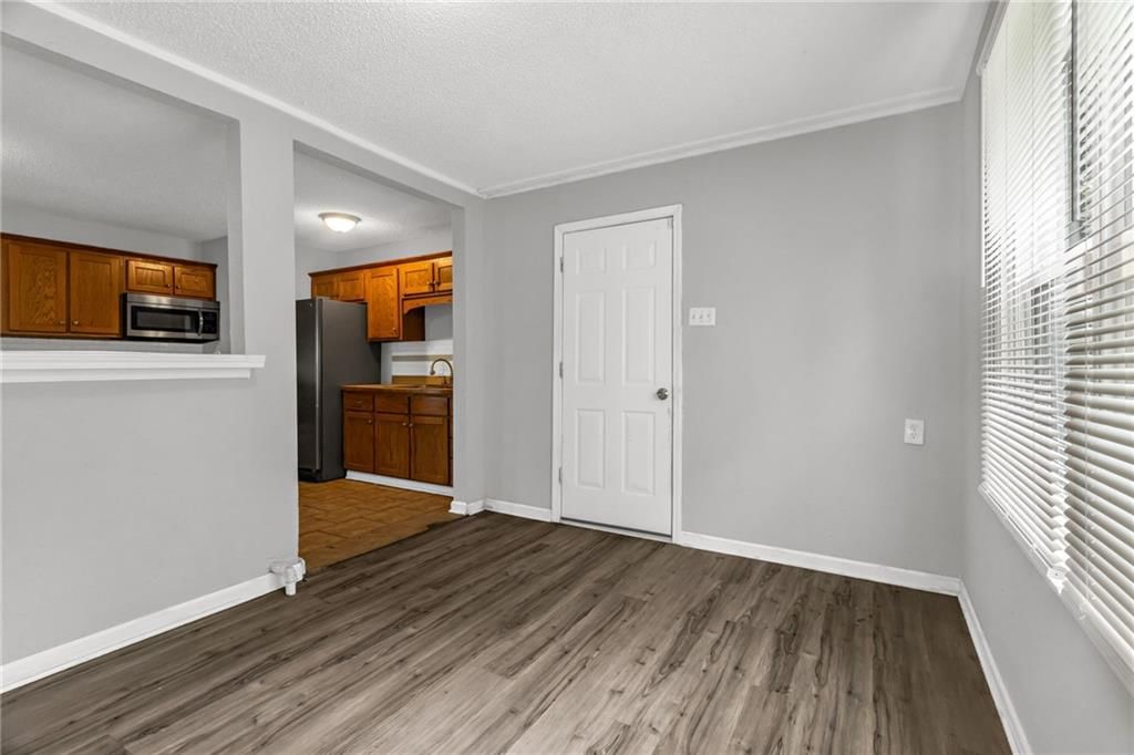 6011 Freeman Avenue — photo 14