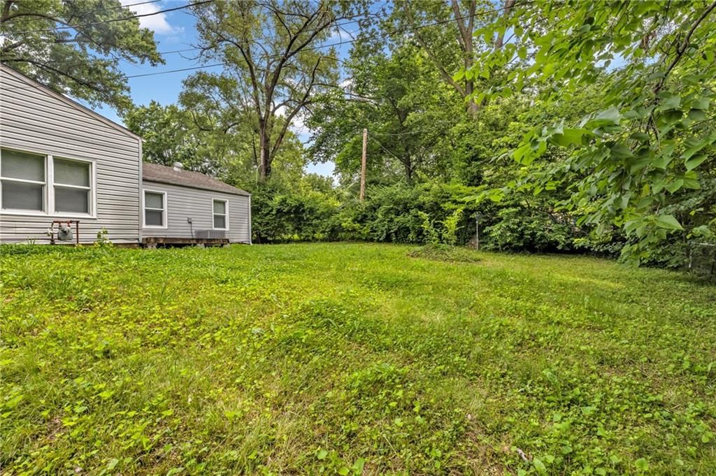 6011 Freeman Avenue — photo 16