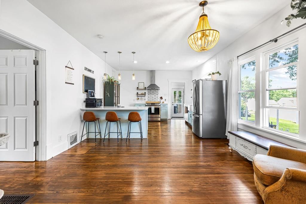 2814 Sylvanie Street — photo 11