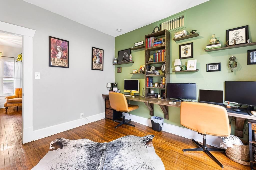 2814 Sylvanie Street — photo 13