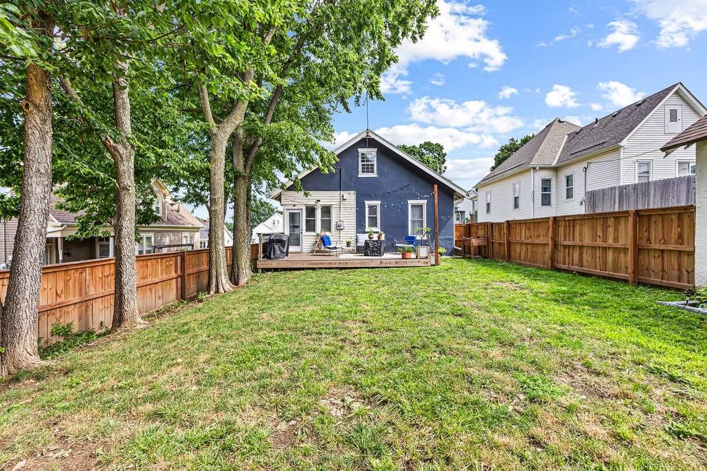 2814 Sylvanie Street — photo 30
